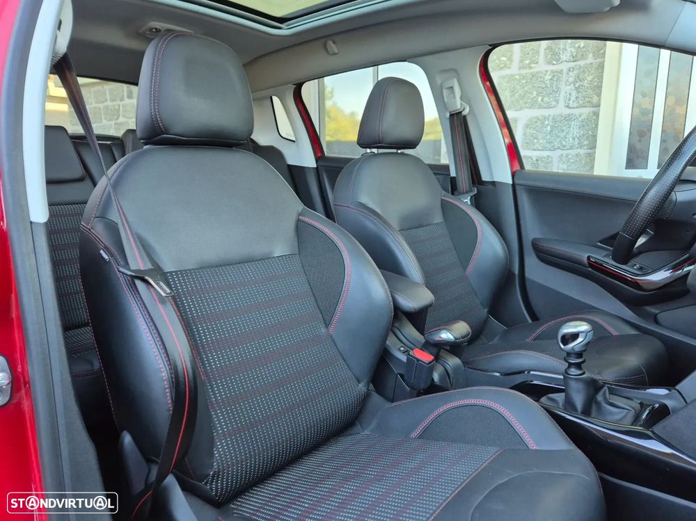 Peugeot 2008 - 12