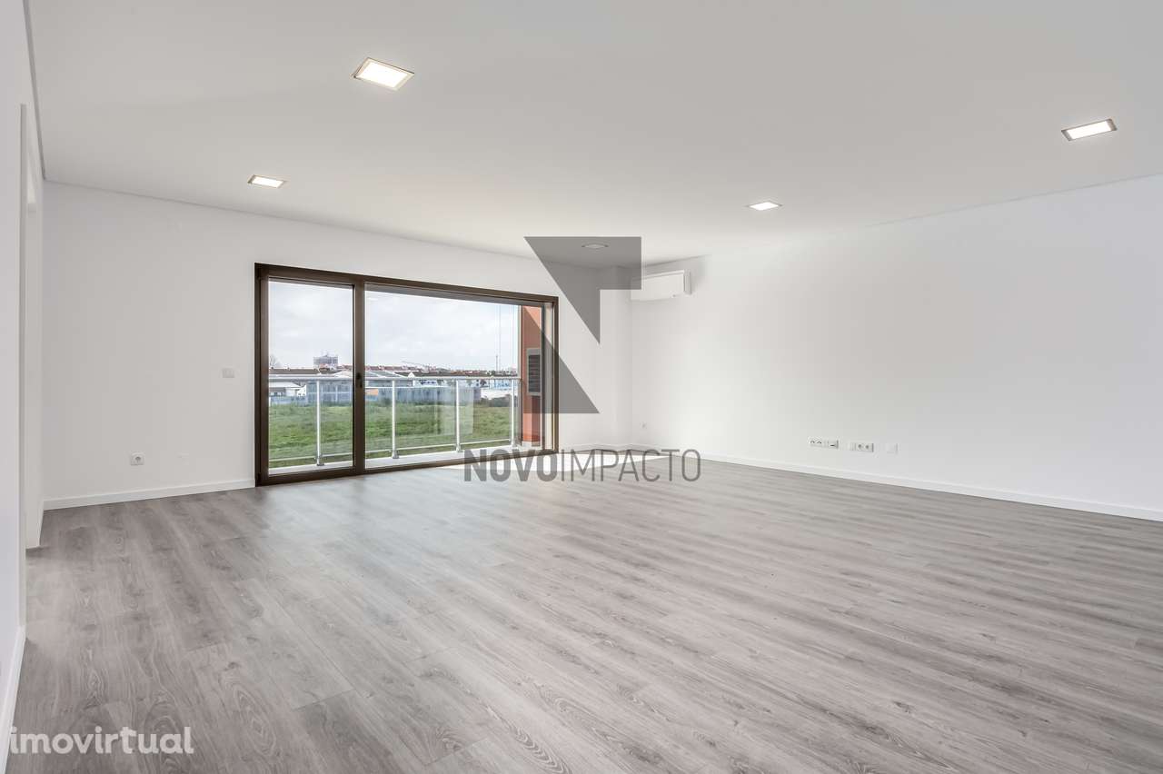 Apartamento T3 com Acabamentos de Elevada Qualidade | Montijo - Grande imagem: 2/32