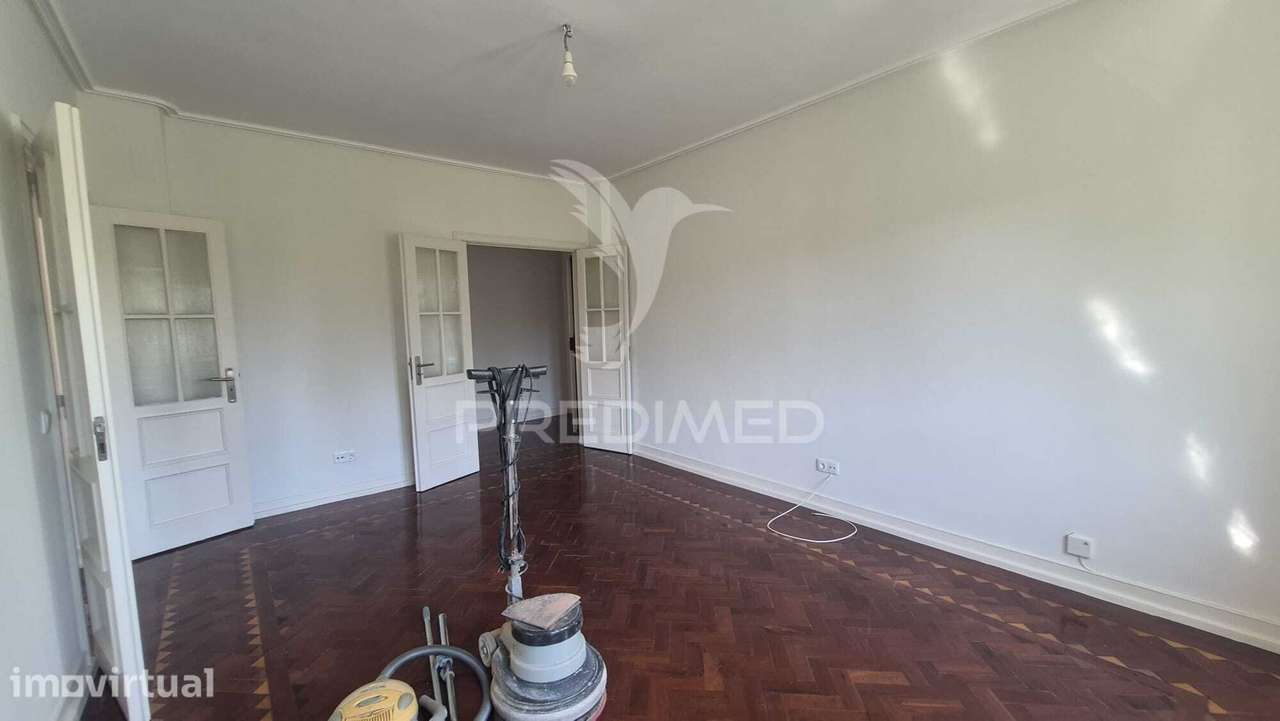 Arrendar apartamento T2 proximo ao aeroporto, Alvalade - Grande imagem: 4/10
