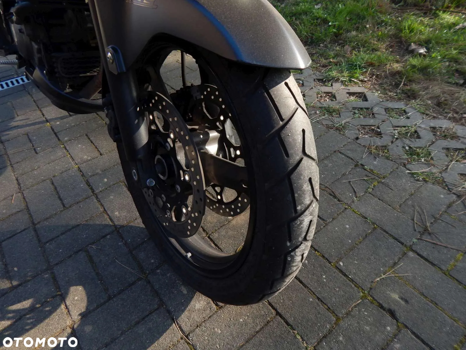 Suzuki V-STROM - 12