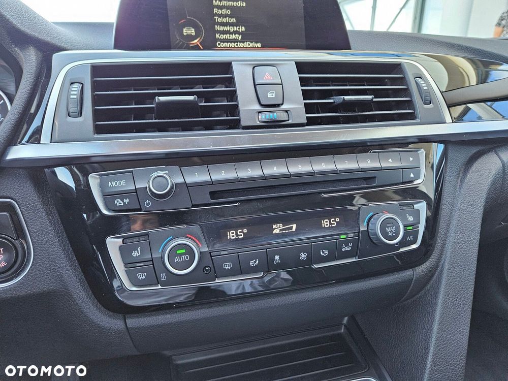 BMW Seria 3 318i Sport Line - 26