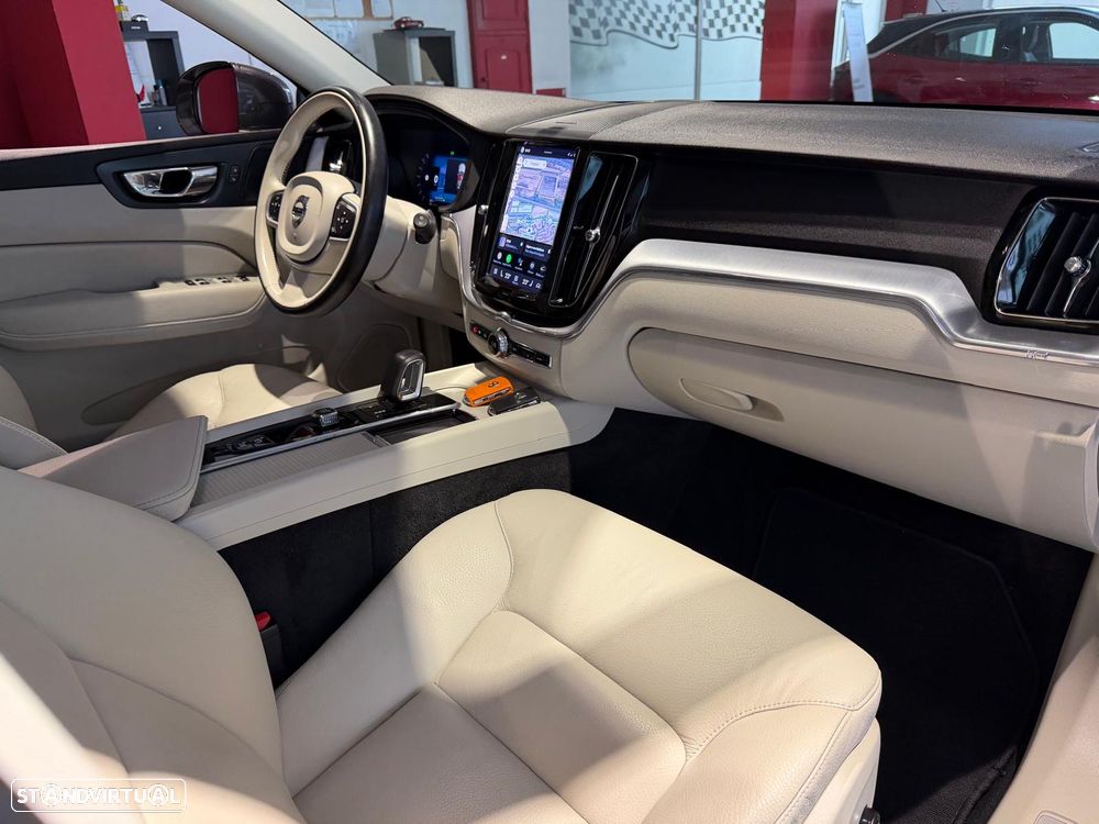 Volvo XC 60 D4 Geartronic Momentum Pro - 11