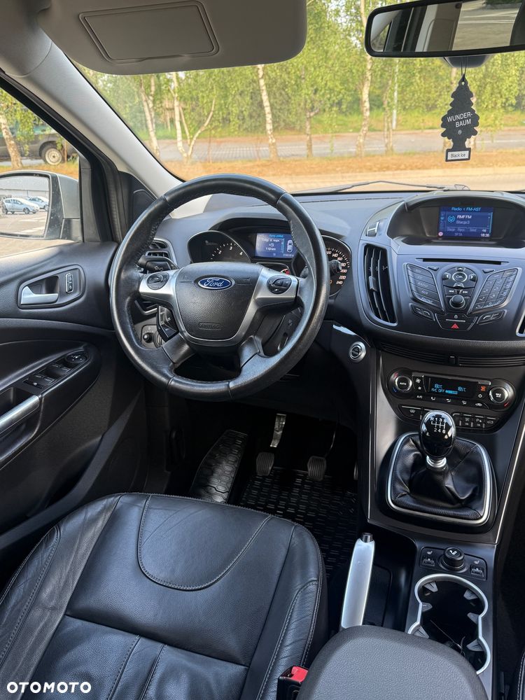 Ford Kuga 2.0 TDCi 2x4 Titanium - 25