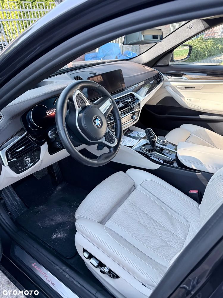 BMW Seria 5 530i xDrive Luxury Line - 12