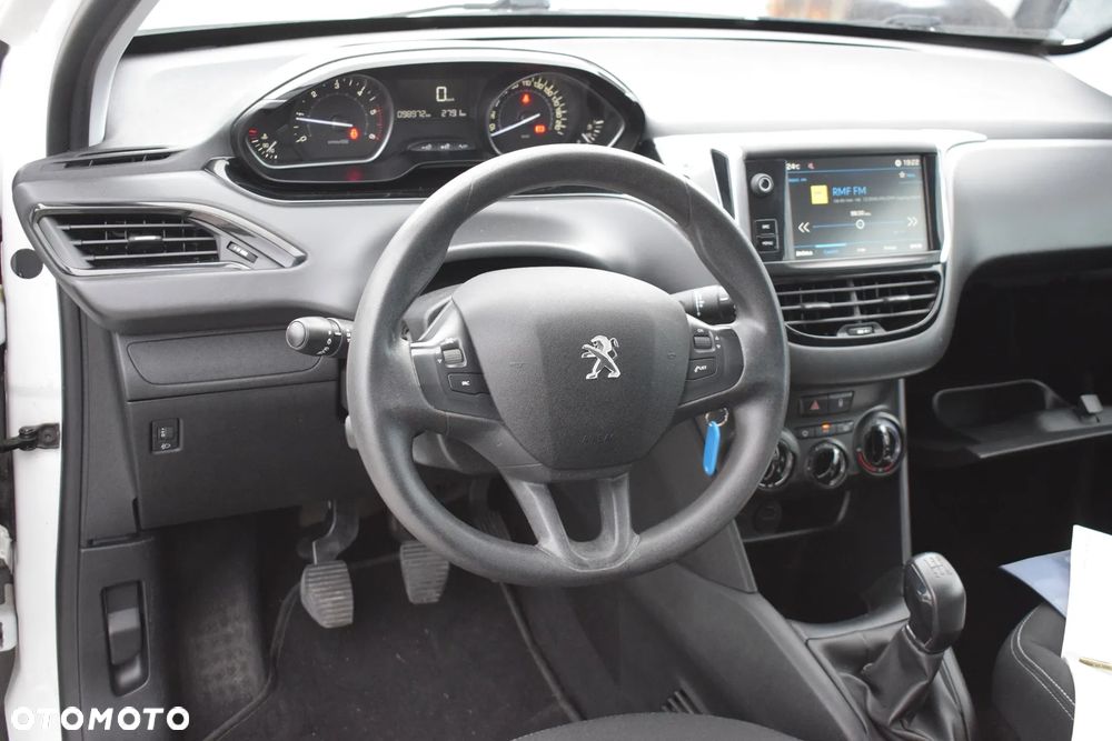 Peugeot 208 - 6