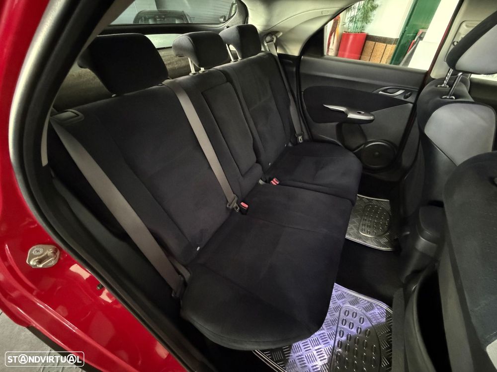 Honda Civic 1.4 Sport - 25