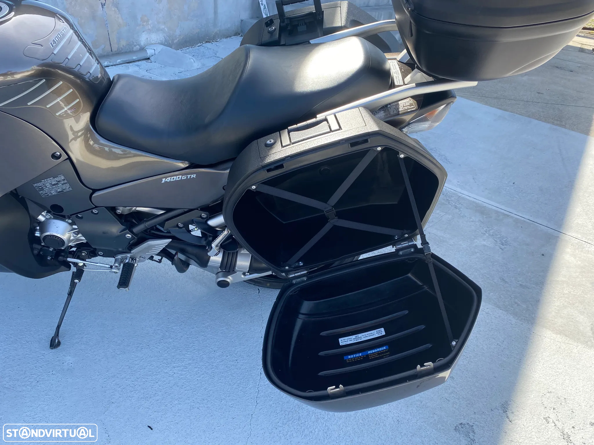 Kawasaki GTR 1400 GTR - 6