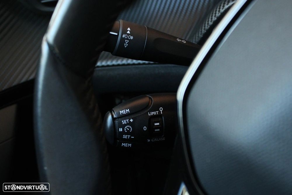 Peugeot e-2008 Allure Pack - 24