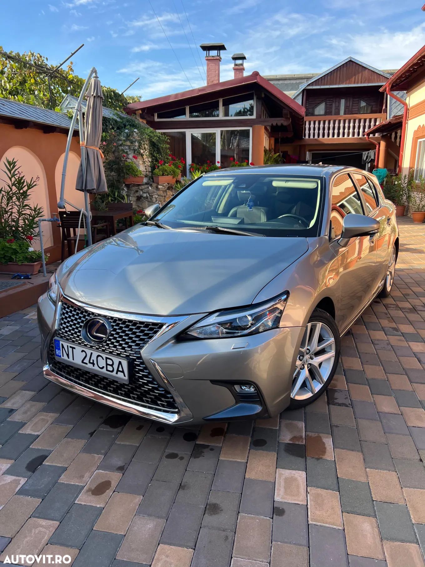Lexus CT - 1