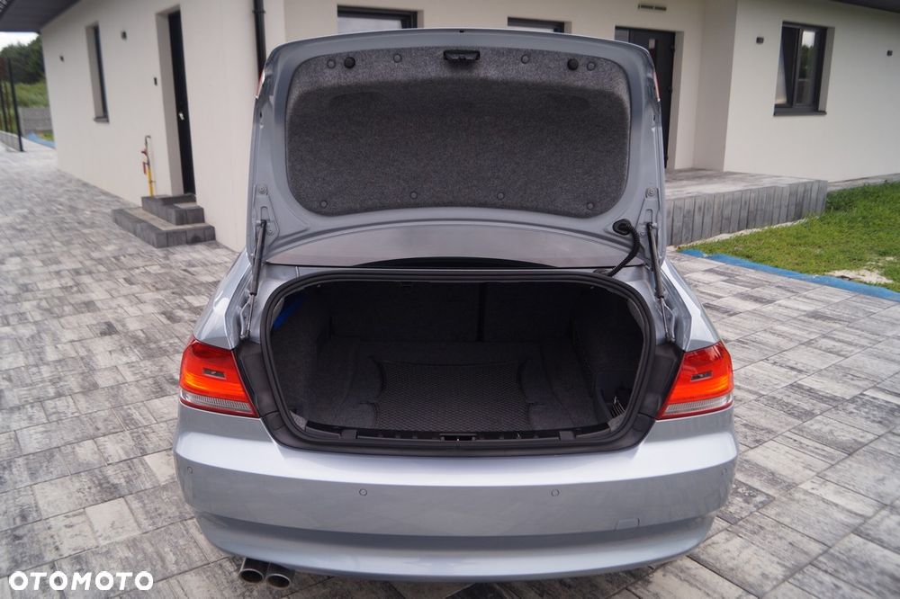 BMW Seria 3 325i - 29