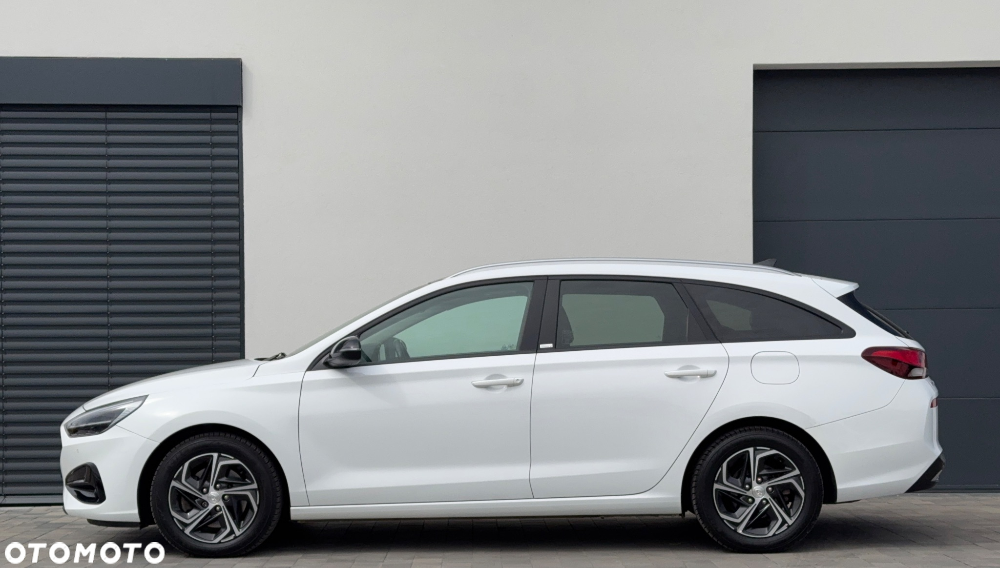 Hyundai i30 Kombi 1.6 CRDI DCT Passion Plus - 4