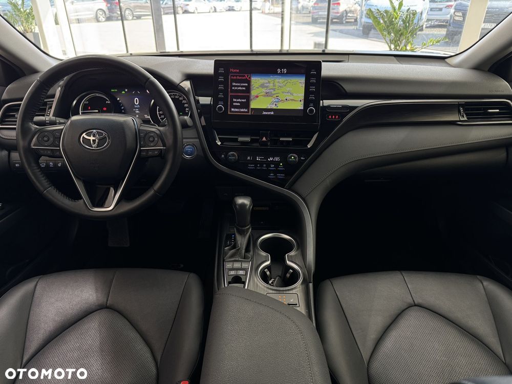 Toyota Camry - 14