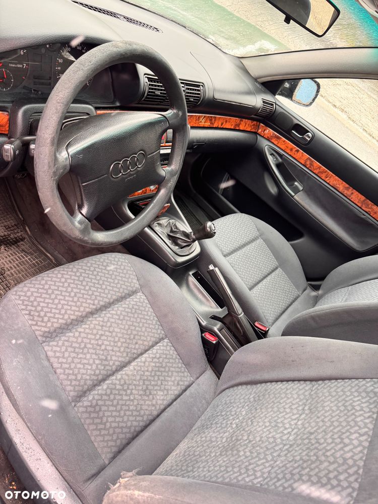 Audi A4 Limousine 1.6 - 5