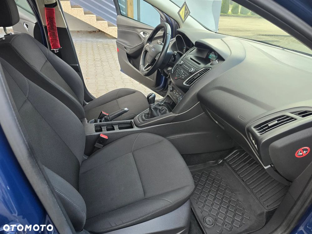 Ford Focus 1.6 Trend Sport - 23