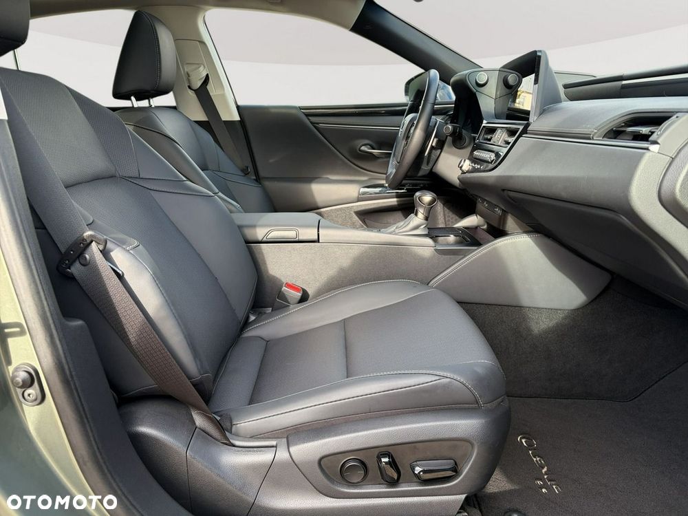 Lexus ES - 26