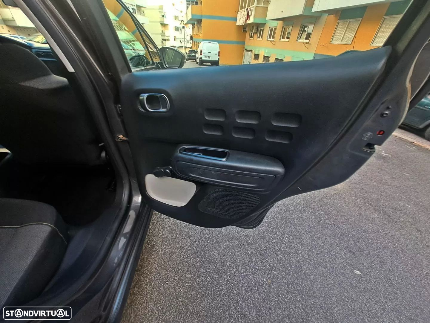 Citroën C3 1.2 PureTech Shine - 24