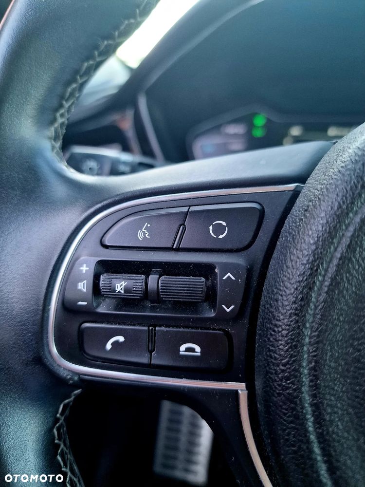Kia Niro 1.6 GDI Hybrid Business Line - 31