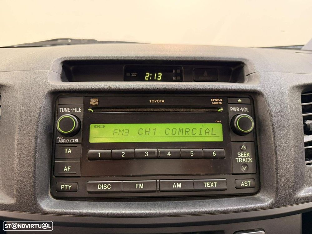 Toyota Hilux 2.4 D-4D 4WD CE CH 3L - 12