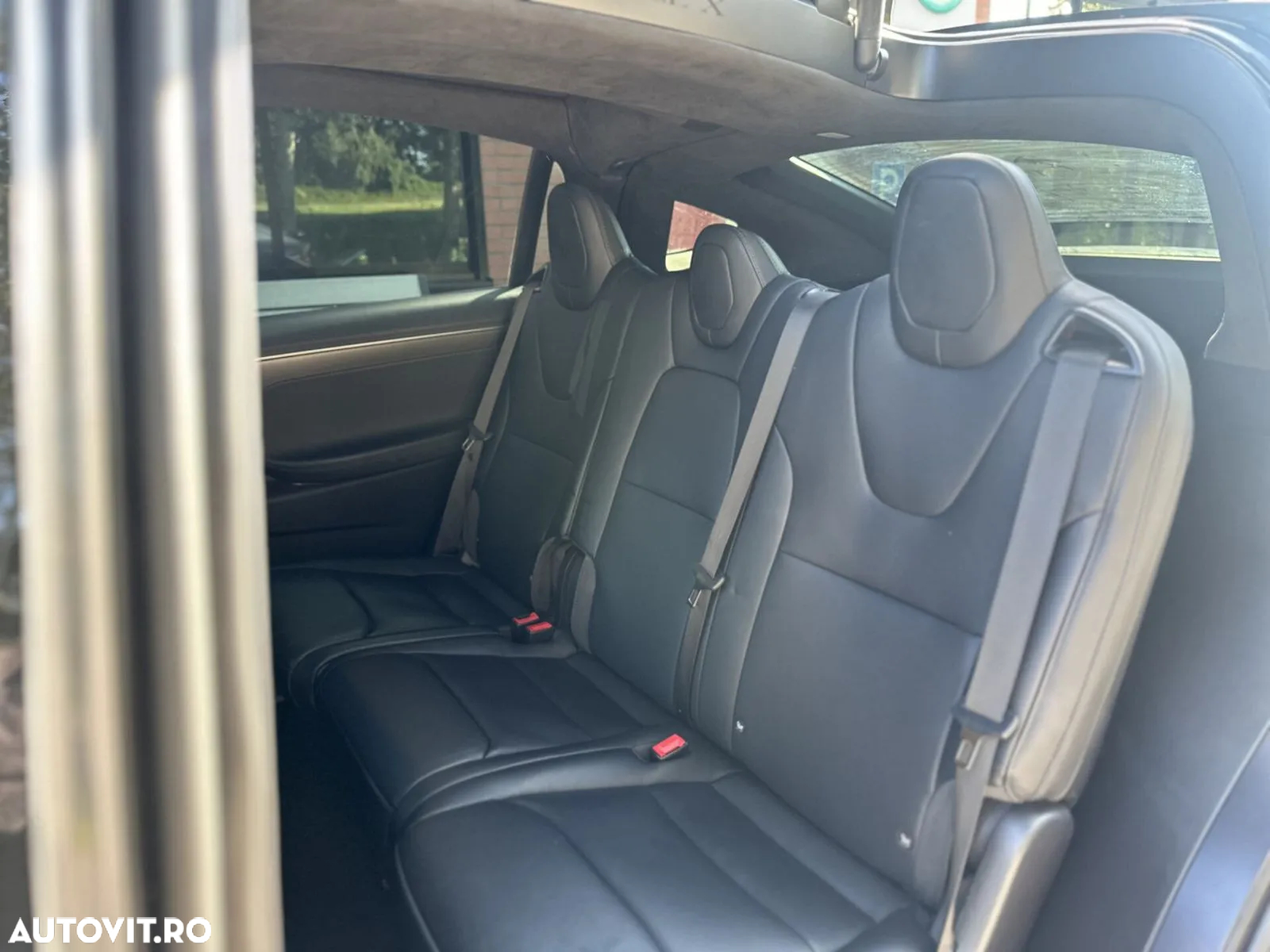 Tesla Model X - 9