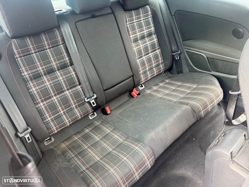 VW Golf 2.0 TSi GTI DSG - 13