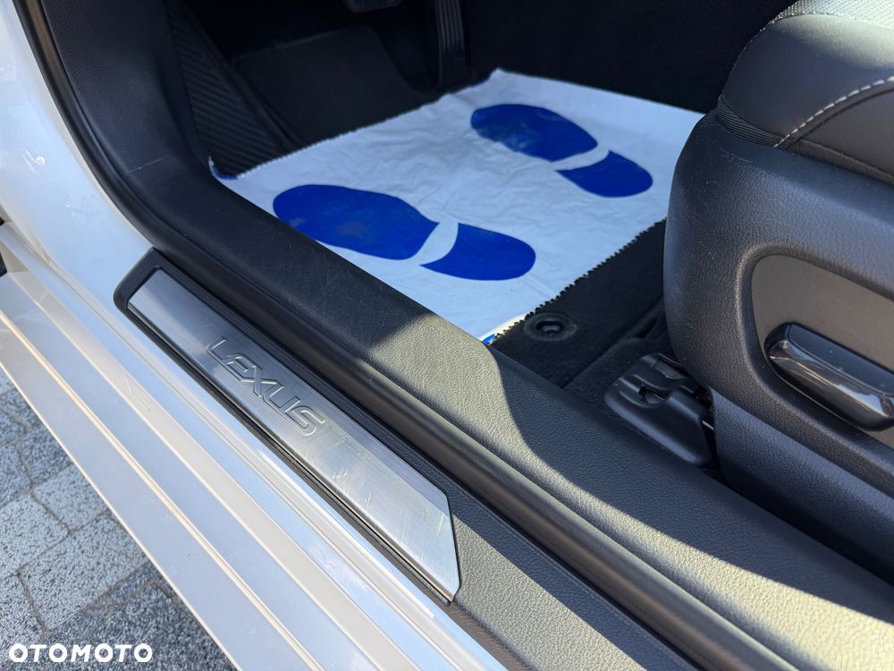 Lexus ES 300h Business Line - 17