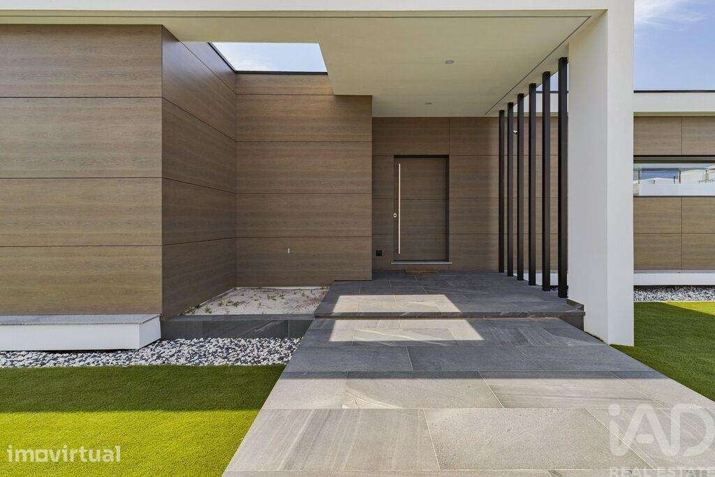 Moradia isolada T3 em Fernão Ferro de 190 m2 - Grande imagem: 2/40