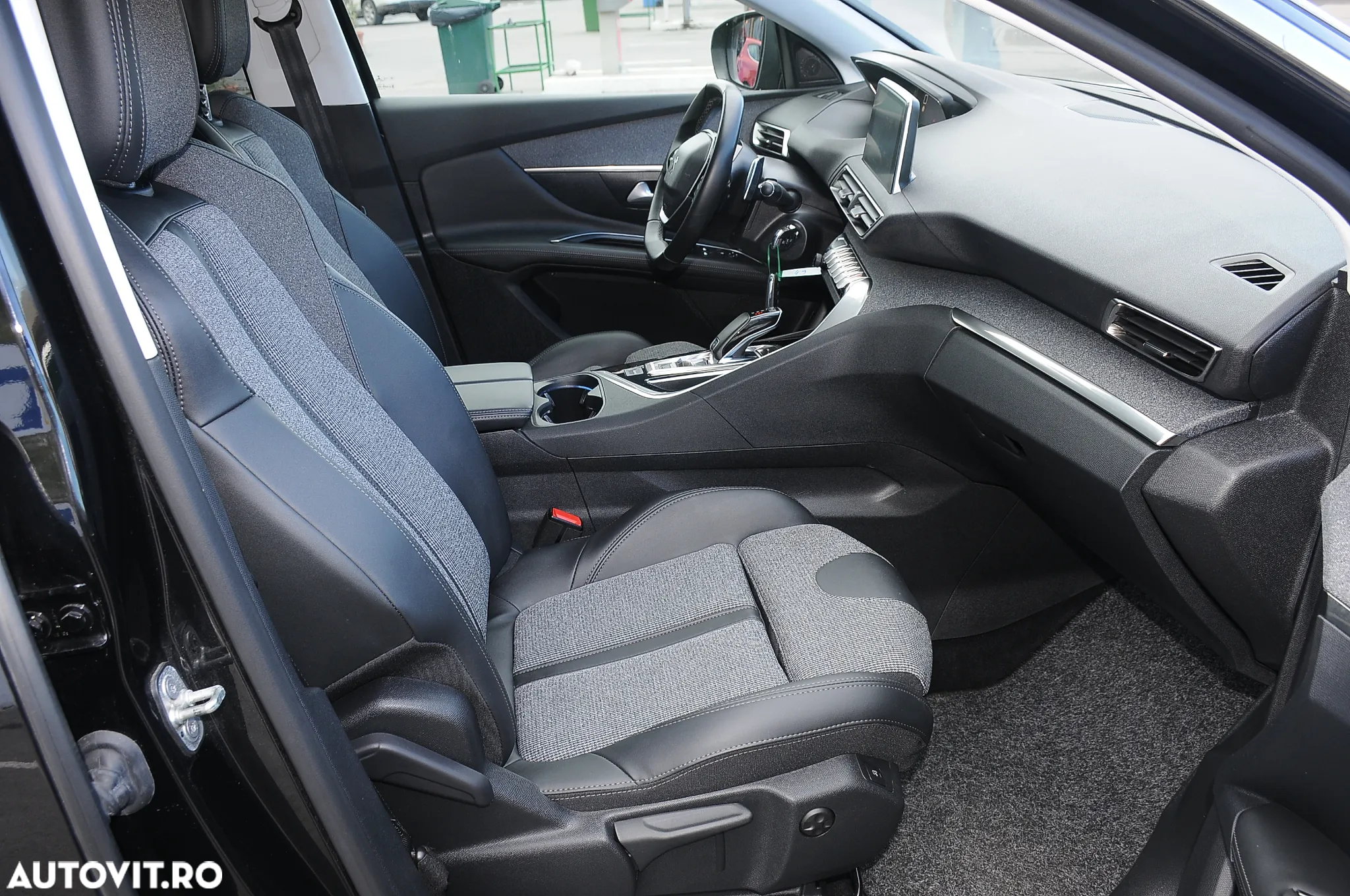 Peugeot 3008 BlueHDi 130 Stop & Start EAT8 Allure - 19