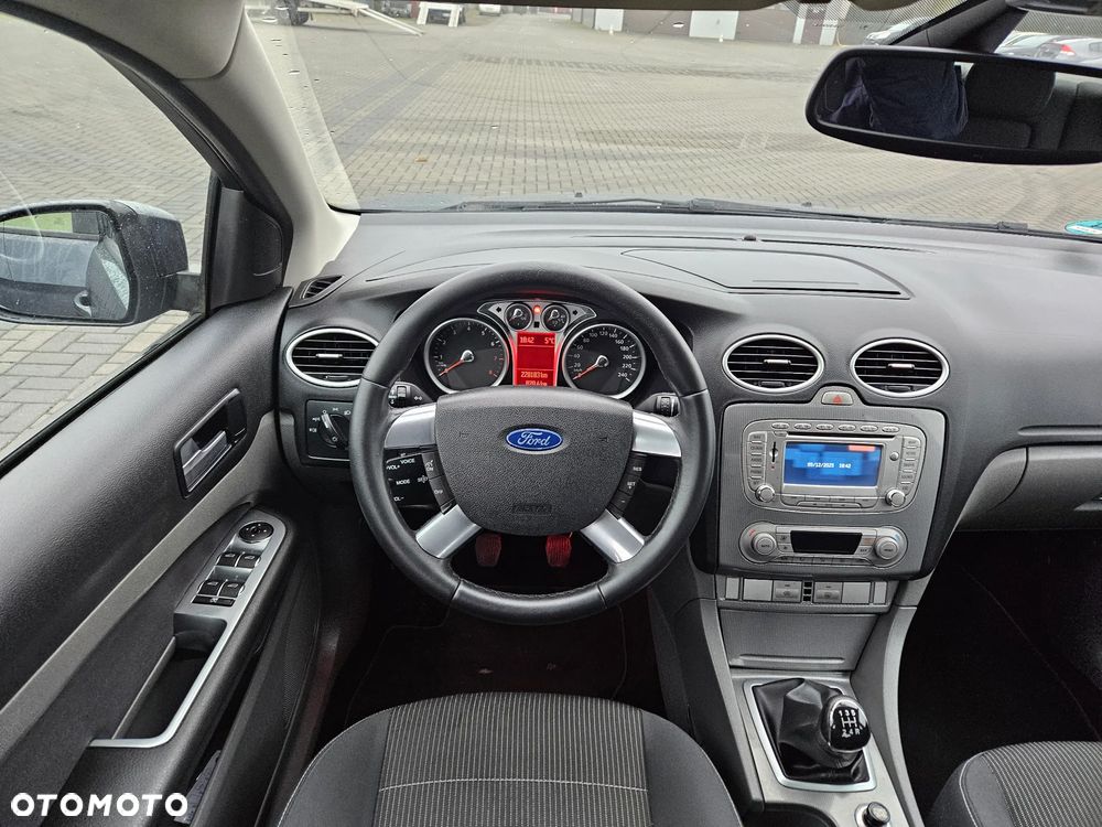 Ford Focus 1.8 Titanium - 31