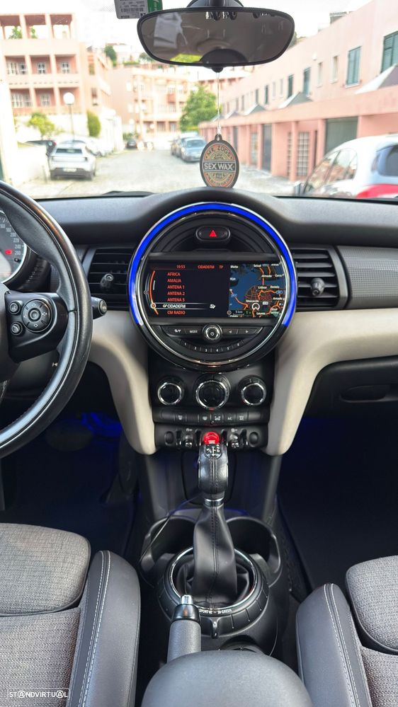MINI 5 Portas Cooper D Auto - 11