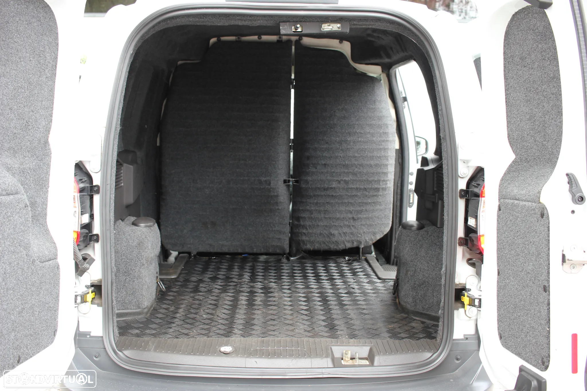 Ford TRANSIT COURIER - 9