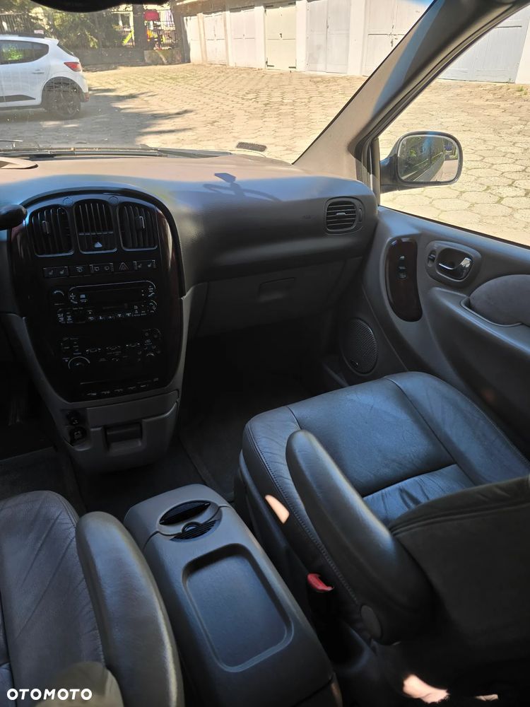 Chrysler Grand Voyager 3.3L Limited - 23
