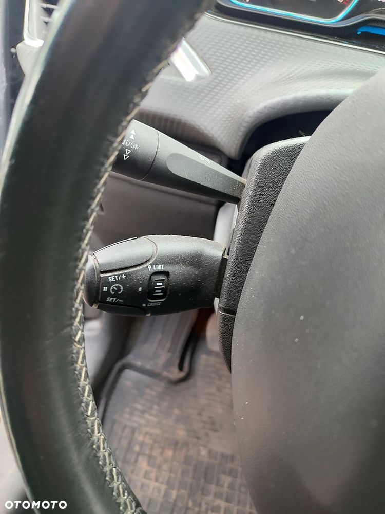 Peugeot 2008 1.6 e-HDi Active S&S - 7