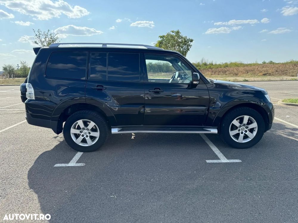 Mitsubishi Pajero LWB 3.2 DI-D Instyle A/T - 1