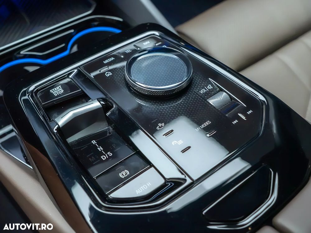 BMW Seria 5 520i Aut. - 35