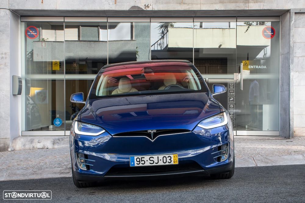 Tesla Model X 90D - 2