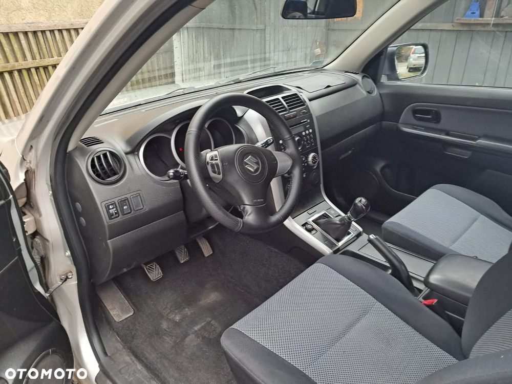 Suzuki Grand Vitara 1.9 DDiS - 10