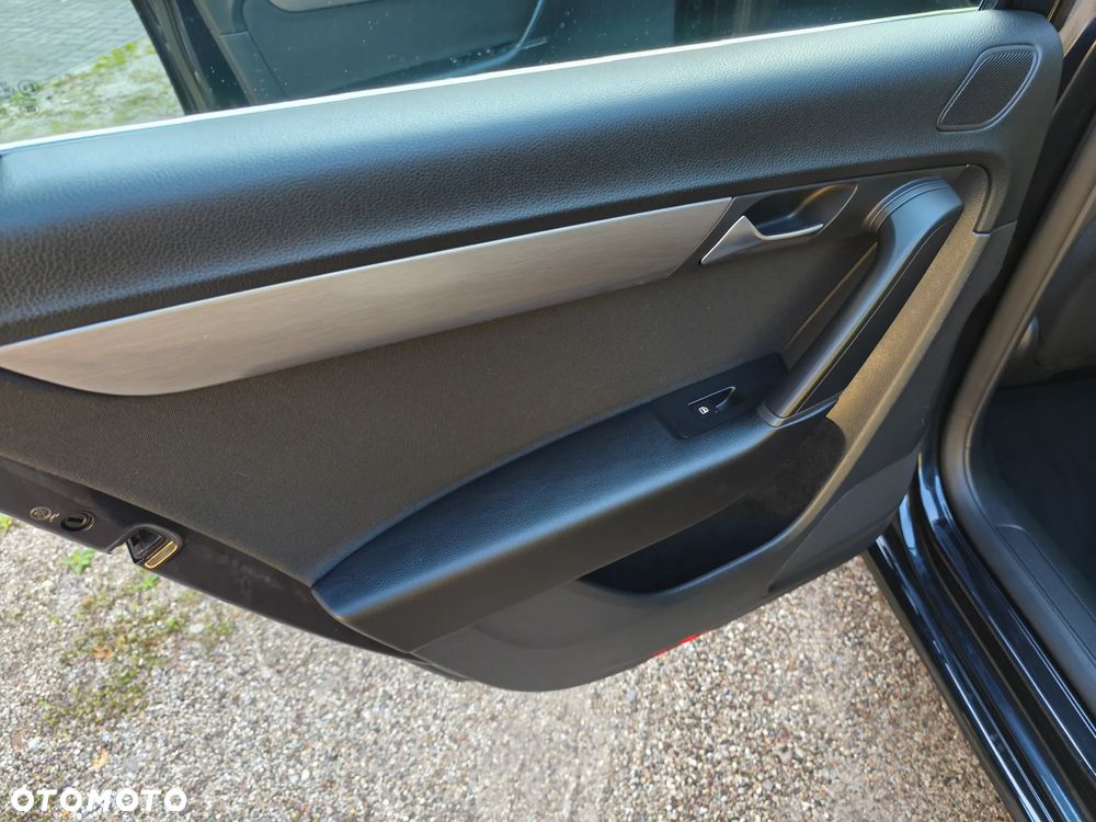 Volkswagen Passat 2.0 TDI BlueMotion Technology Highline - 26