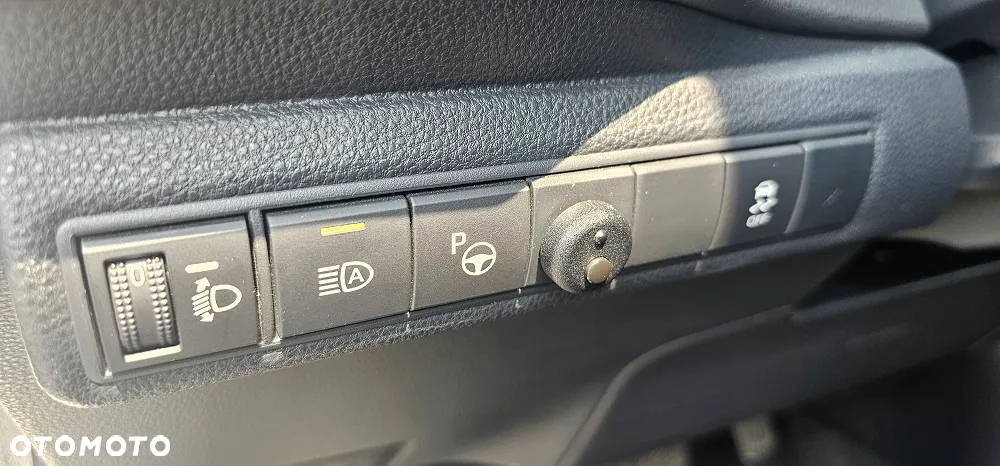 Toyota Corolla 1.8 Hybrid Comfort - 12