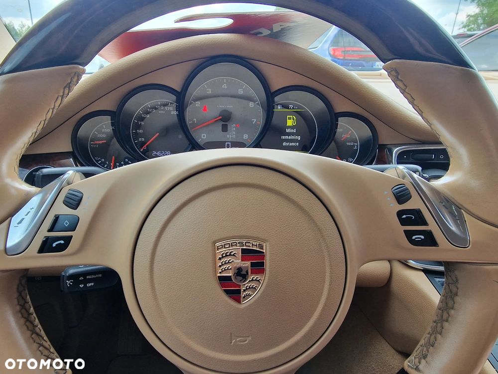 Porsche Panamera - 28