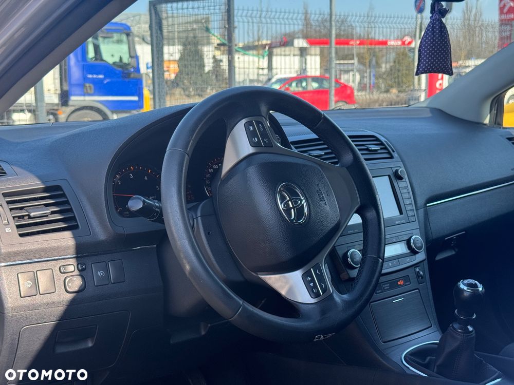 Toyota Avensis 2.2 D-4D Prestige - 15