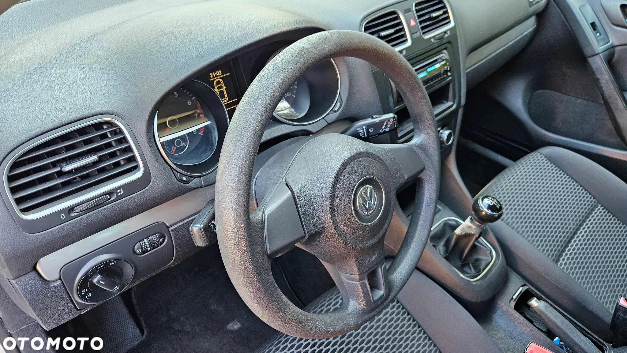 Volkswagen Golf 1.6 Team - 23