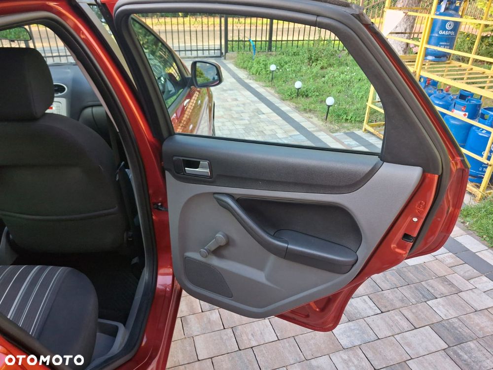 Ford Focus 1.6 16V Connection - 20