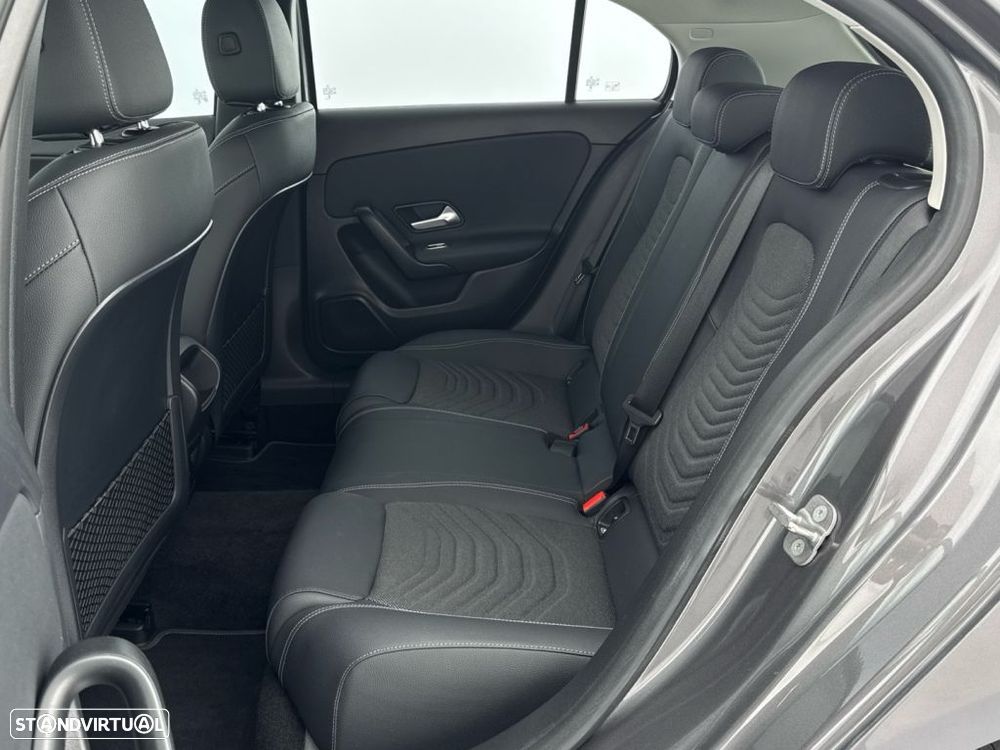 Mercedes-Benz A 200 Standard - 12