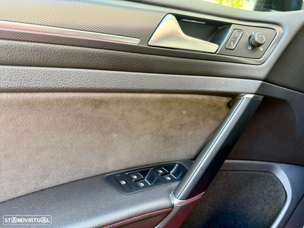 VW Golf GTI TCR 2.0 TSI OPF DSG - 28