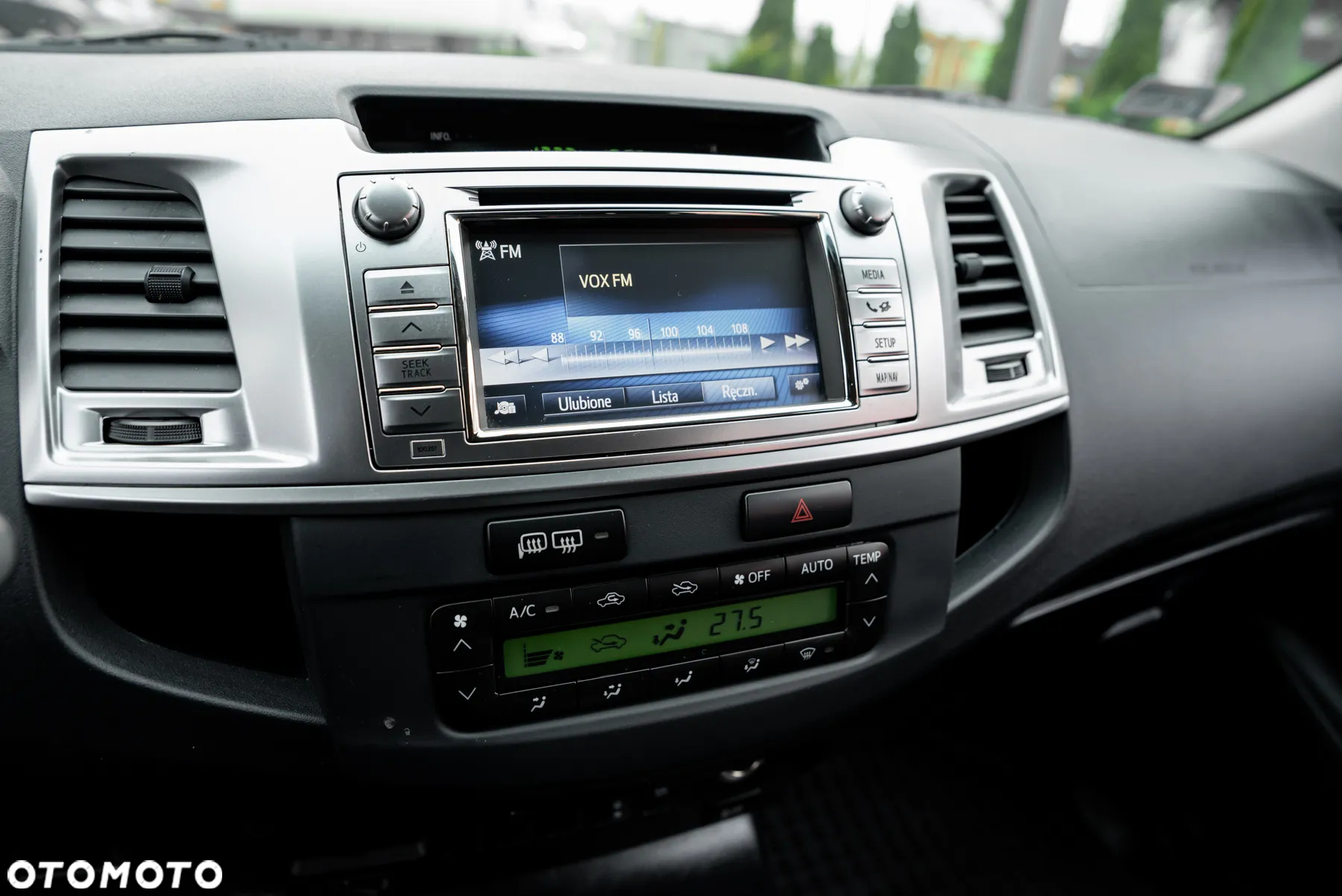 Toyota Hilux 3.0 D-4D SR5 - 24