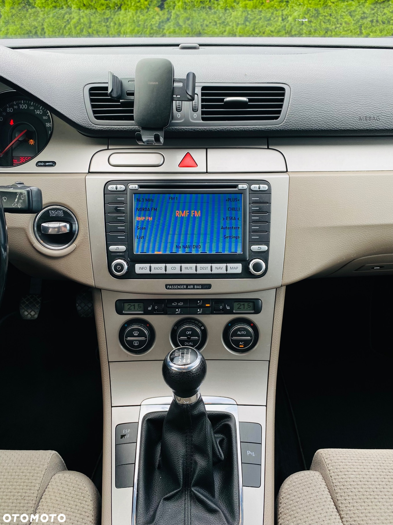 Volkswagen Passat - 26