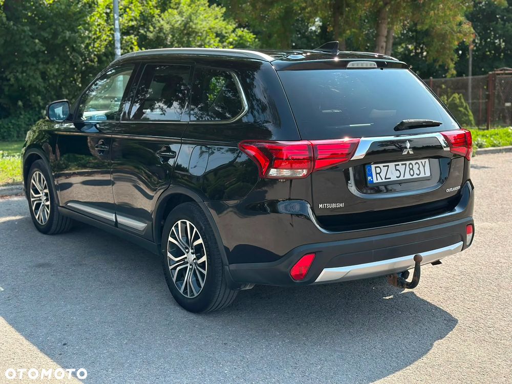Mitsubishi Outlander 2.2 DID Instyle Navi 4WD - 16