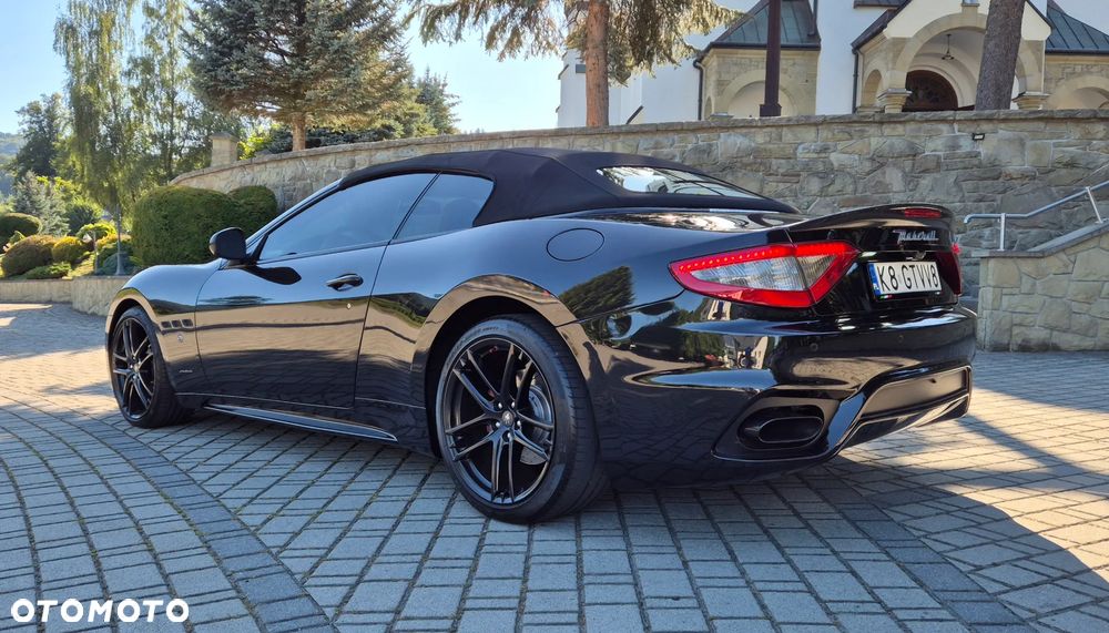 Maserati GranCabrio - 12