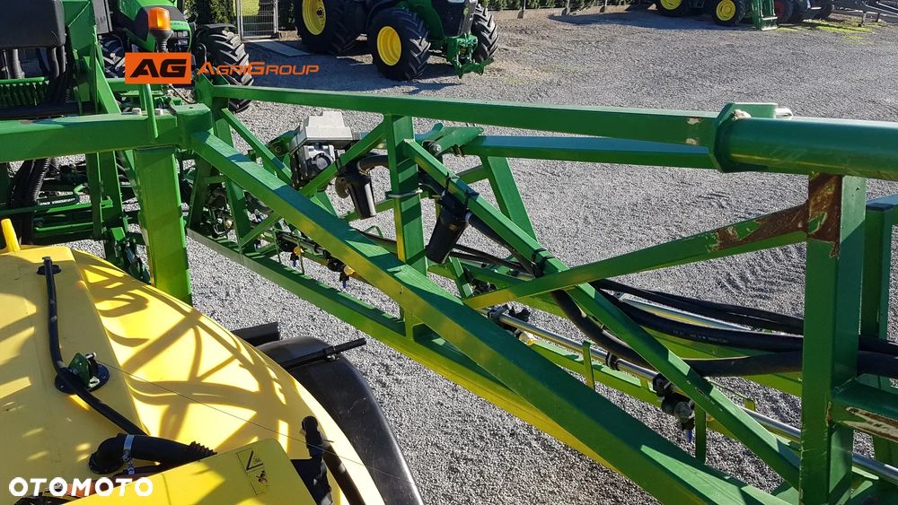 John Deere 824 - 23