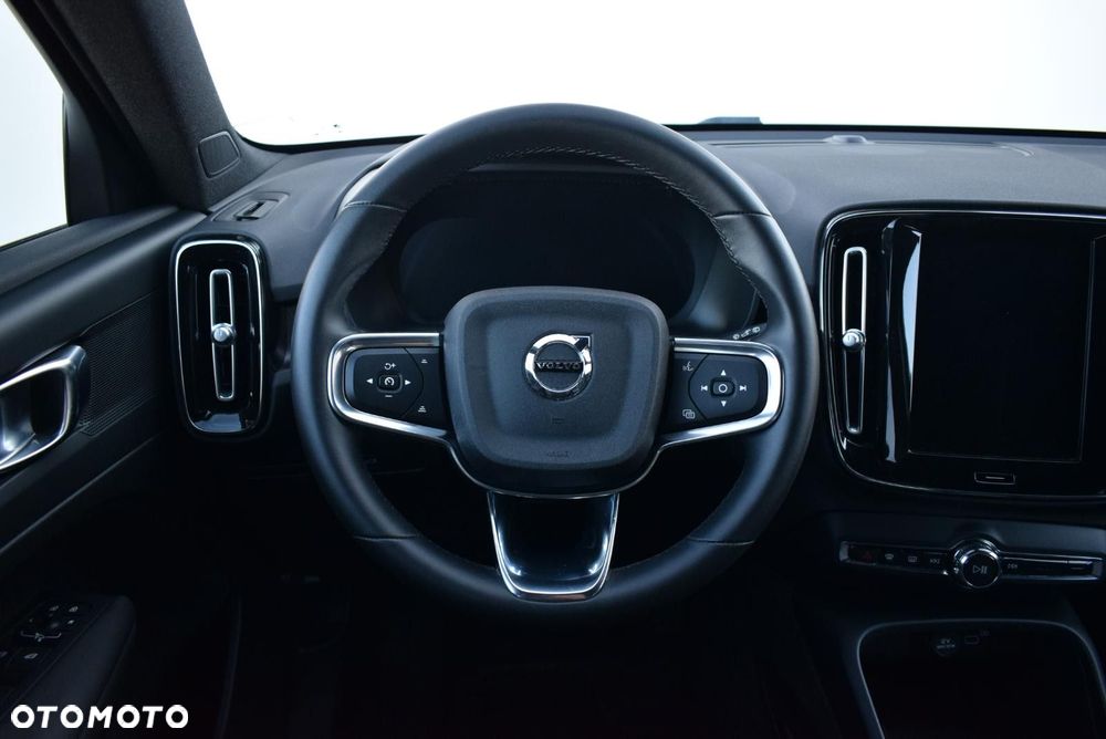 Volvo XC 40 - 18
